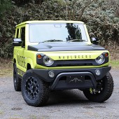 装着例：FRP(画像は黒に塗装済みのボンネットです)